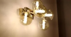 Maytoni Dallas wandlamp met 5 glasbollen, goud