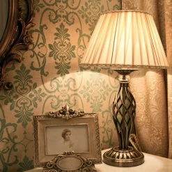 Maytoni Grace tafellamp 1-lamp messing/beige