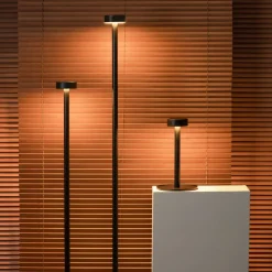 Milan Peak Lane LED vloerlamp zwart 130 cm