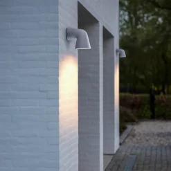 Moderne buitenwandlamp Front in wit