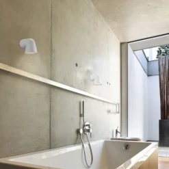 Moderne buitenwandlamp Front in wit