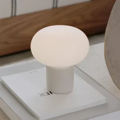 New Works oplaadbare lamp Karl-Johan, lichtgrijs, IP65