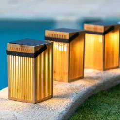 Newgarden Okinawa LED solar-tafellamp van bamboe
