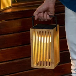 Newgarden Okinawa LED solar-tafellamp van bamboe