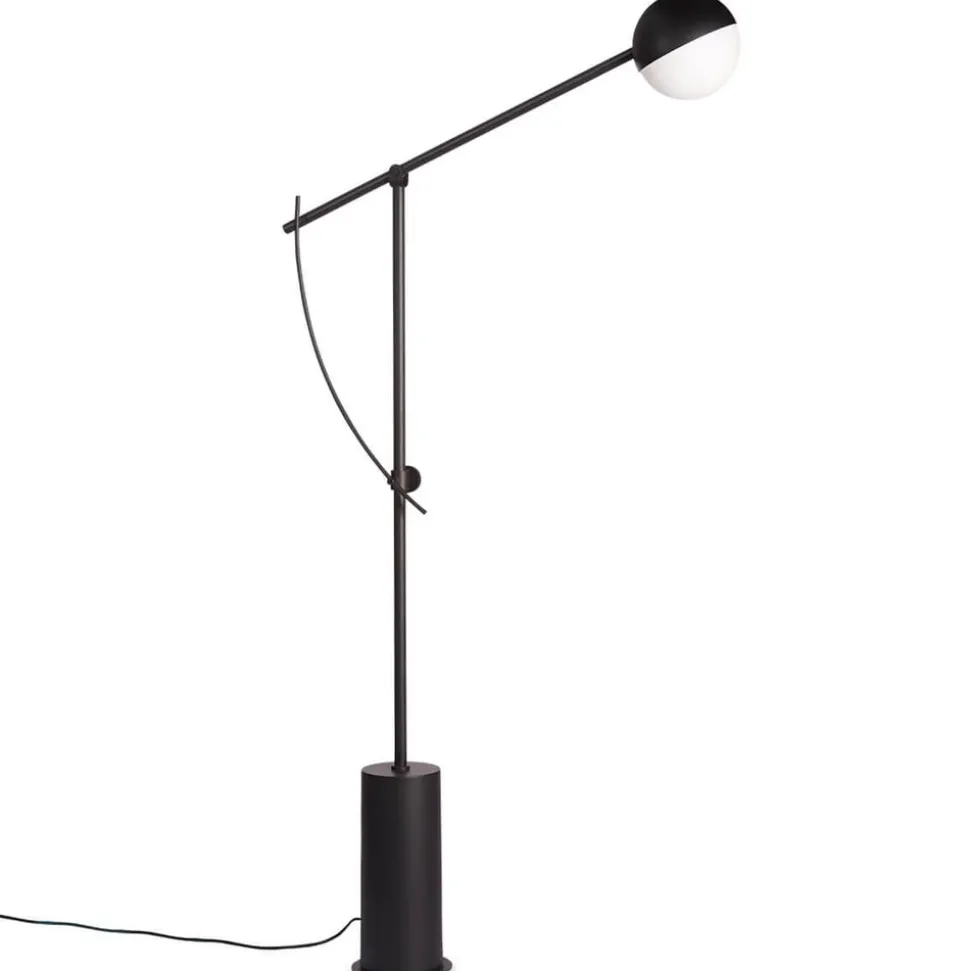 Northern Balancer vloerlamp, zwart