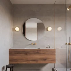 Nuura Liila 1 Medium wandlamp, 1-lamp goud/wit