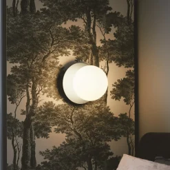 Nuura Liila 1 Medium wandlamp, 1-lamp zilver/wit