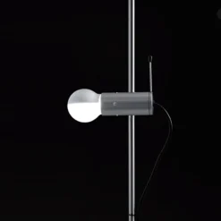 Oluce Agnoli - minimalistische vloerlamp