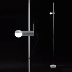 Oluce Agnoli - minimalistische vloerlamp