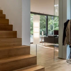 OMLED vloerlamp One f3l, roestvrij staal/zwart, OLED