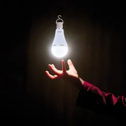 OSRAM LED lamp E27 8W mat 2700K oplaadbare accu noodverlichting