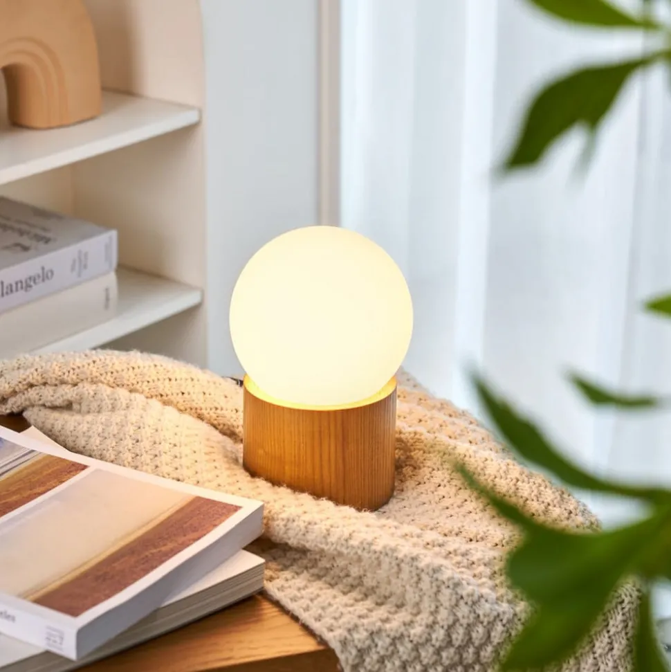 Pauleen Woody Shine tafellamp houten voet, glasbol