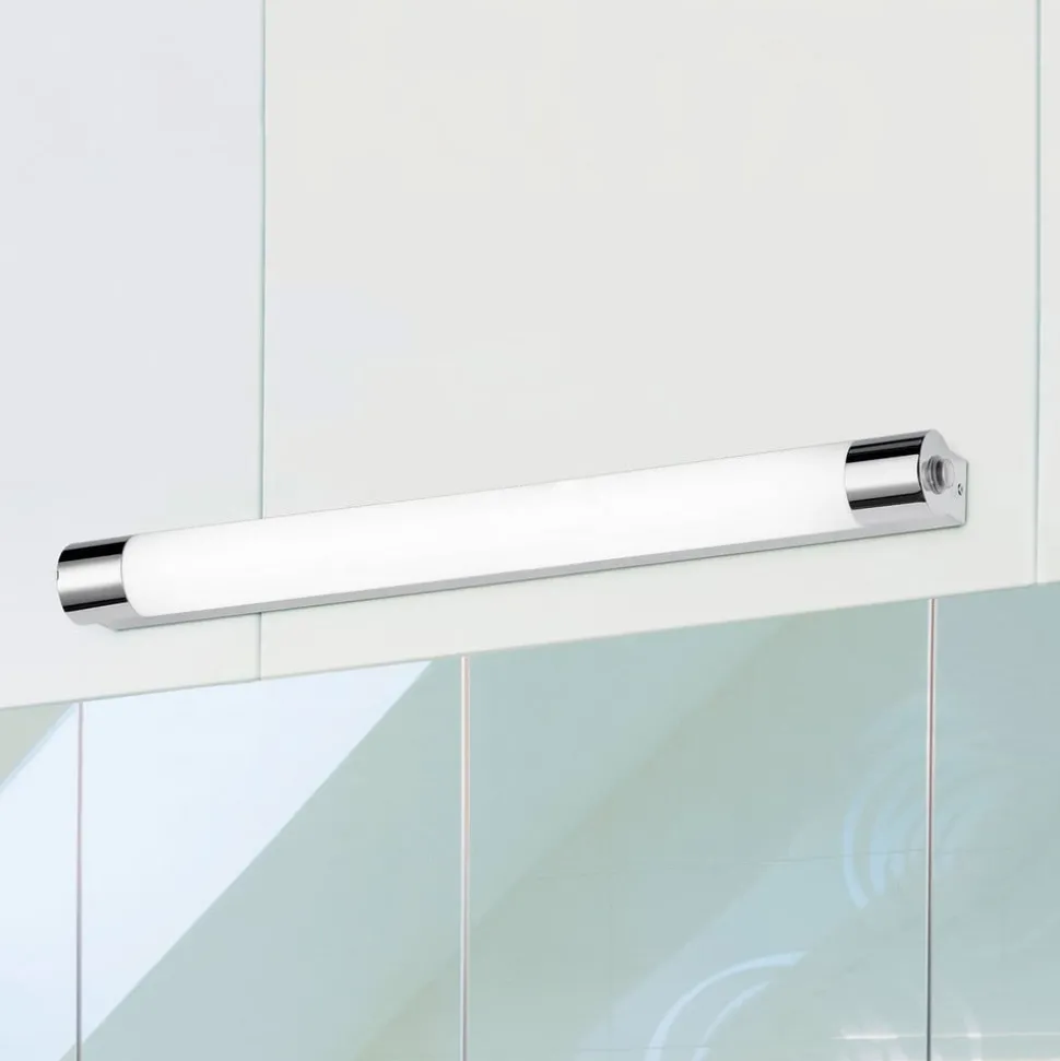 Paulien - LED wandlamp IP44 met stopcontact