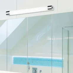 Paulien - LED wandlamp IP44 met stopcontact