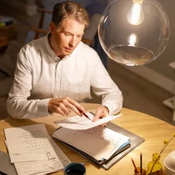 Philips Classic LED lamp E14 B35 4,3W helder 4.000K