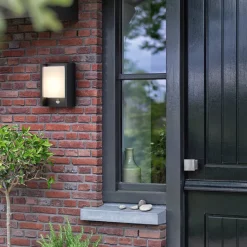 Philips LED buiten wandlamp Arbour Sensor 1-lamp 2.700 K