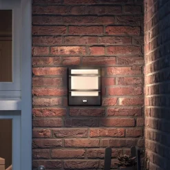 Philips LED buitenwandlamp Petronia UE, sensor