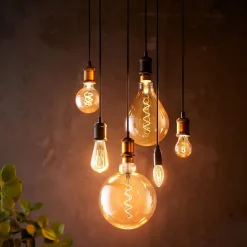 Philips LED lamp E27 A60 4W 1.800K goud dimbaar