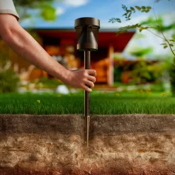 Philips LED lamp op zonne-energie Avery, grondpen, zwart, IP44