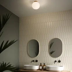 Plafondlamp Alton met glazen kap, messing/opaal