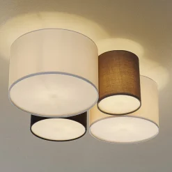 Plafondlamp Hotel met vier textiel lampenkappen