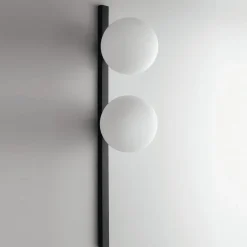 Pluto wandlamp, 2-lamps, zwart/wit, schakelaar