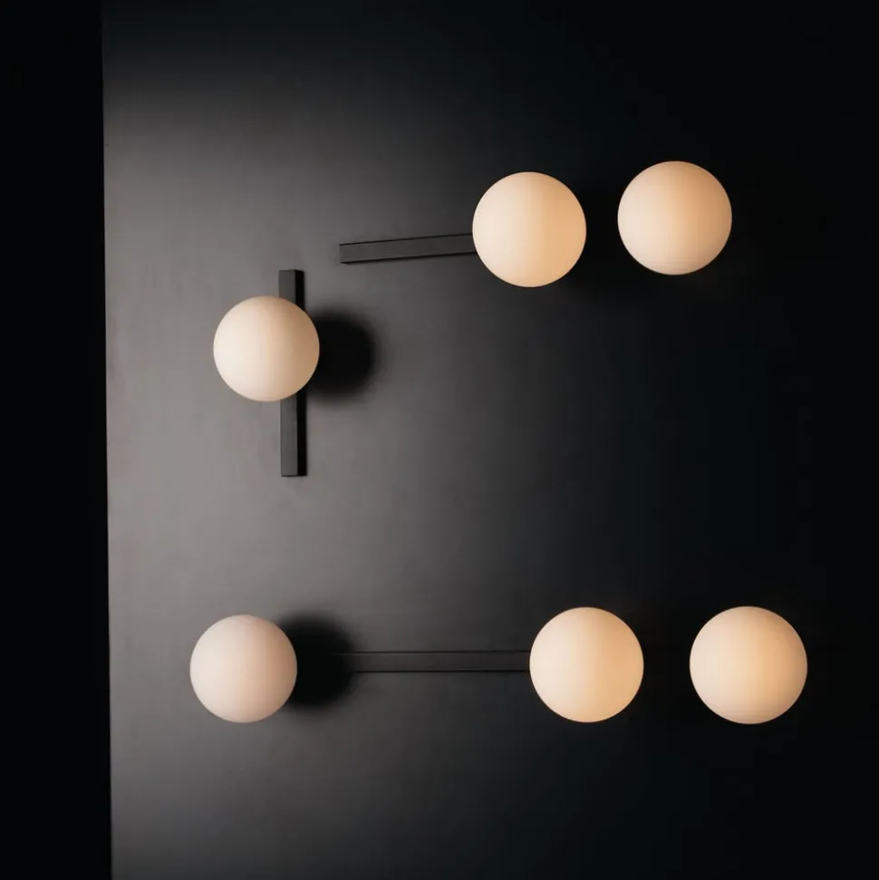 Pluto wandlamp, 2-lamps, zwart/wit, schakelaar