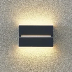 Prios Itarion LED buiten wandlamp, opaal witte kap