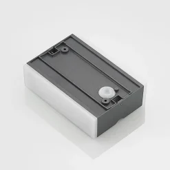 Prios Itarion LED buiten wandlamp, opaal witte kap