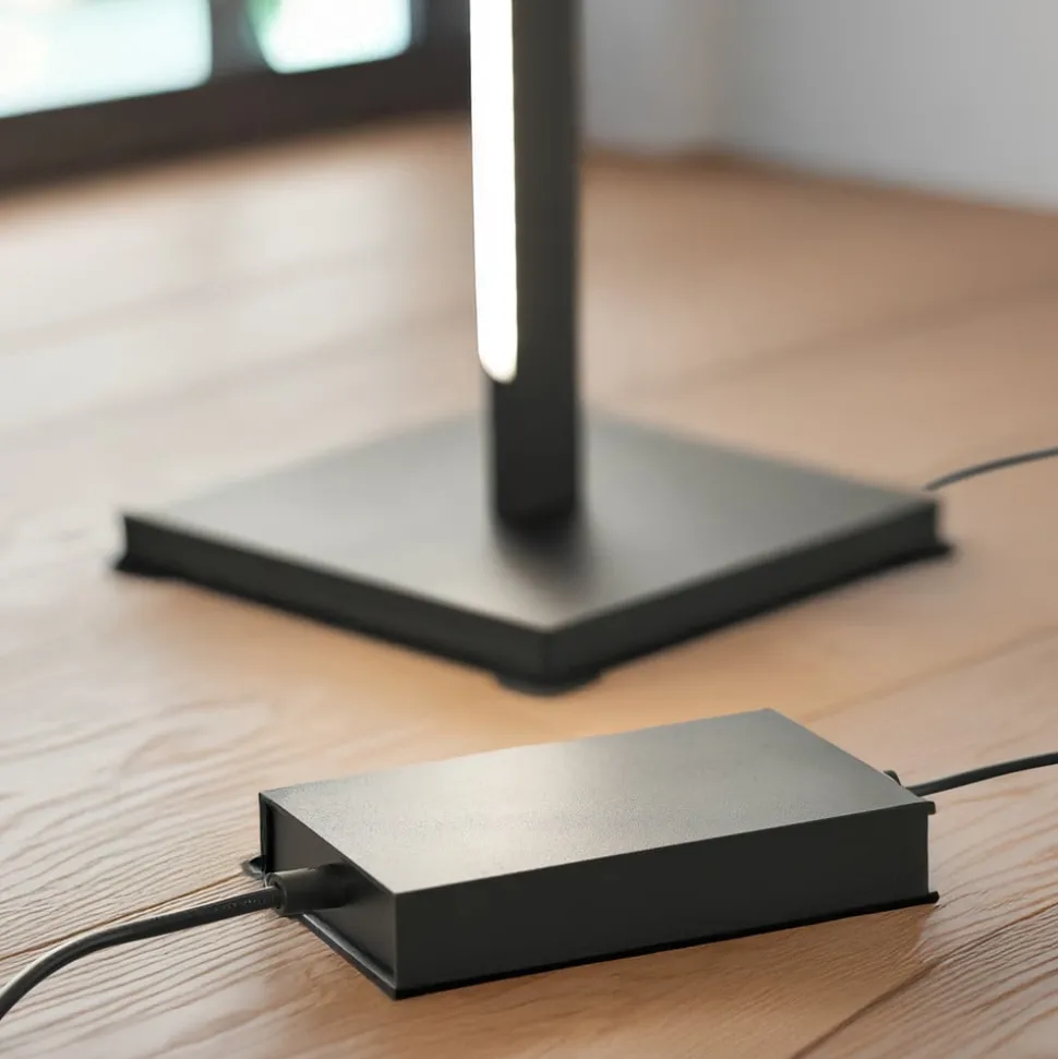 Quitani LED vloerlamp Kiera, eiken/zwart mat