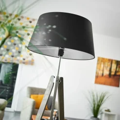 Quitani Thea vloerlamp, grijs hout, zwarte kap