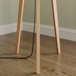 Quitani vloerlamp Nida, houten frame, witte kap