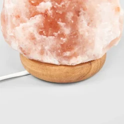 ROCK zoutlamp verspreidt gezellig licht