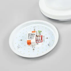 Ronde LED plafondlamp Lyss met chromen rand, IP44