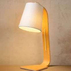 Scandinavische witte tafellamp met stoffen kap