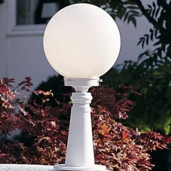 Sierlijke buitensokkel Arcturus in wit