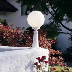 Sierlijke buitensokkel Arcturus in wit