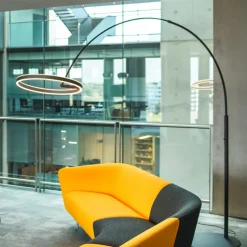 SLV LED vloerlamp One Bow FL, zwart, staal, hoogte 232 cm