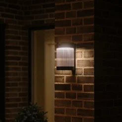 Solar buitenwandlamp Coupar, zwart, kunststof, IP44