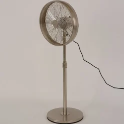 Staande ventilator Breeze chroomkleurig, ronde voet, stil