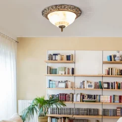 Stijlvolle plafondlamp TERESA met sierrand