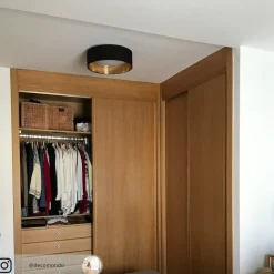 Stoffen plafondlamp Coleen in zwart, binnenin goud