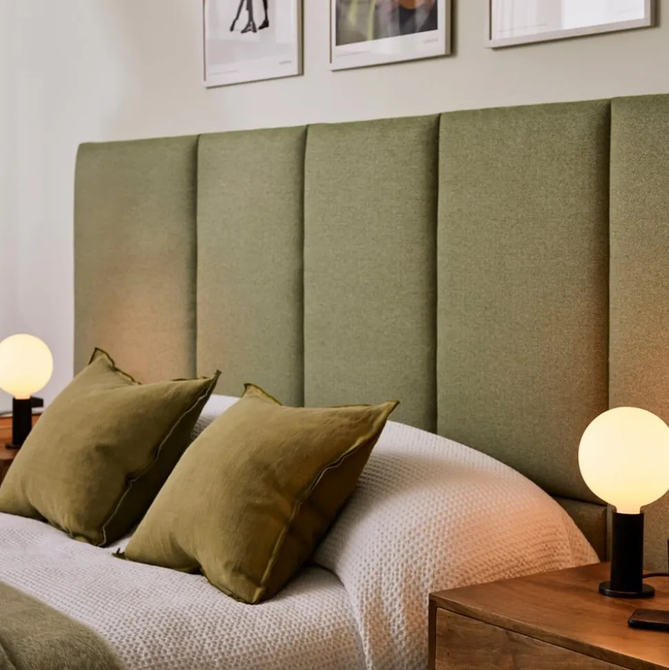 Tala tafellamp Knuckle, lamp van opaalglas, zwart eiken