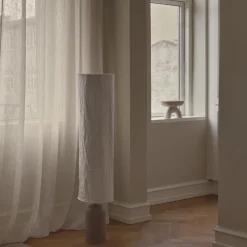 Talli vloerlamp, bruin, Tyvek/metaal, hoogte 113 cm