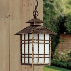 Traditionele buiten-hanglamp ILKA met ketting