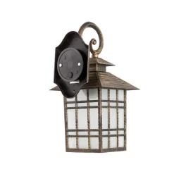 Traditionele buitenwandlamp ILKA, lantaarnvorm