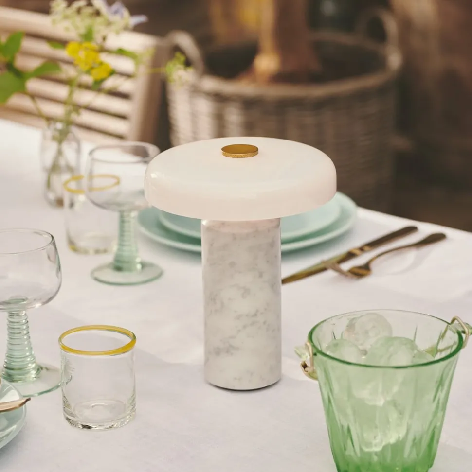 Trip LED oplaadbare tafellamp, wit / wit, marmer, glas, IP44