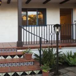 Tuinpadverlichting Bluebell, IP44, zwart, hoogte 97 cm, metaal