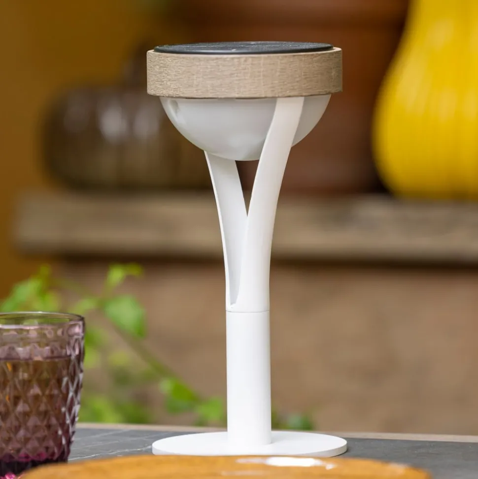 Tyble LED tafellamp op zonne-energie, wit / teak, 2.700 K, 200 lm