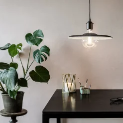 UMAGE Shade hanglamp zwart met kap van vilt